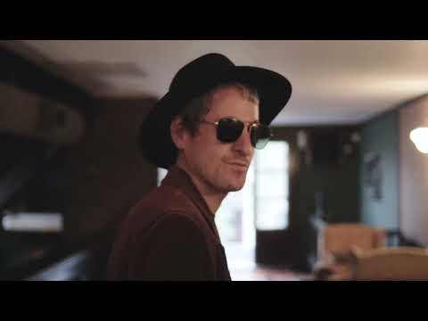 RONCHA Y LOS ROMPECABEZAS - QUIERO QUE ME ACOMPAÑES