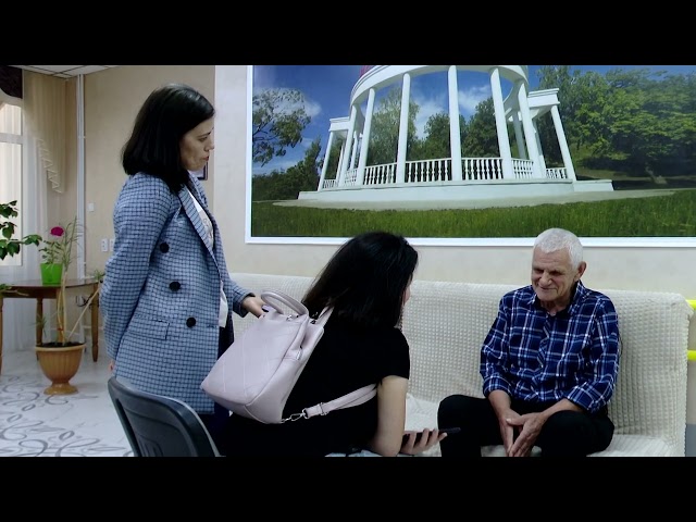 Одиноких пожилых жителей Курской области встретили в Лениногорске