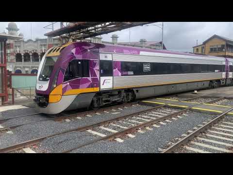 V/Line VL40 Arriving at Ballarat Station, Couples Up to VL90 & Departing to Melbourne