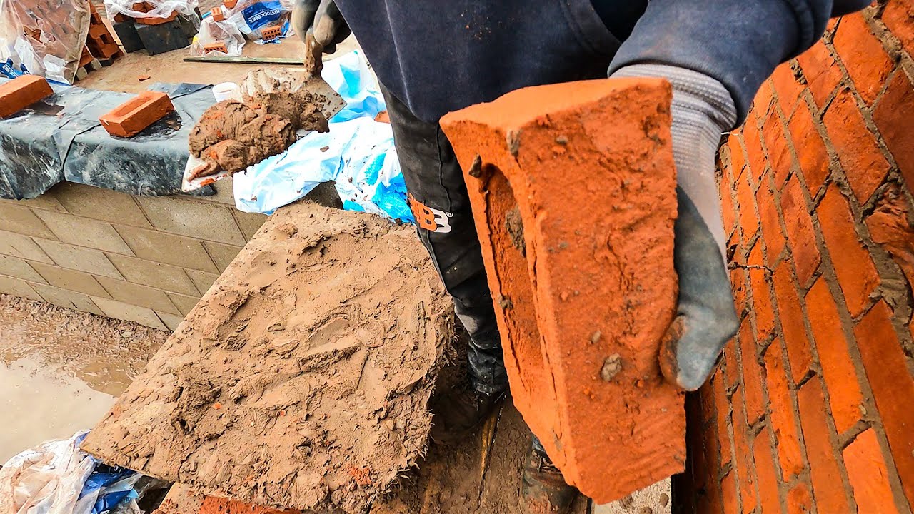 Laying Banana Brick- Overhand Bricklaying