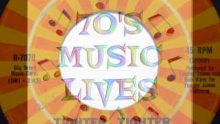 ALIVE 'N KICKIN- "TIGHTER, TIGHTER"