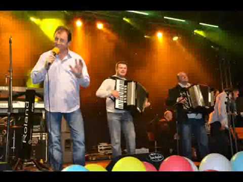 Momo-Oci moje gledaju i kriju