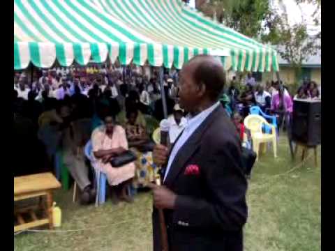 Hon Oluoch Kanindo addressing the public - part one