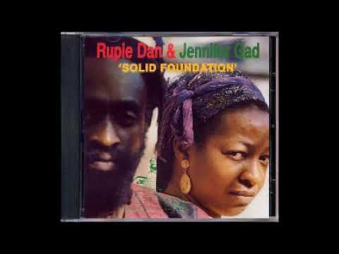 DIVULGANDO: Rupie Dan and Jennifer Gad - Thanks And Praise  /  M Jr Roots  - AL