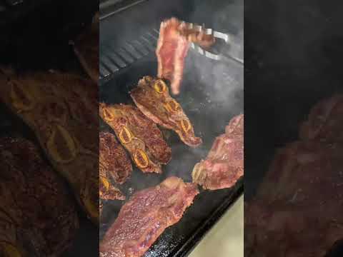 Churrasco: piadas e costelas que rendem o melhor papo