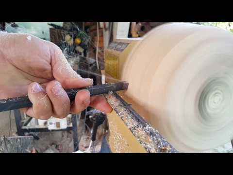 Struženje oboda lesene sklede z ravnim karbidnim nožem-CIO