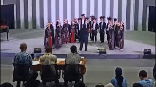 Download lagu Paduan Suara 70 - Apuse (Arr. Budi Susanto Yohanes) | At The 17th National Folklore Festival mp3