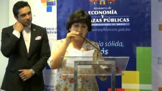 preview picture of video 'Acto de desembolso de créditos para vivienda social en Cochabamba'