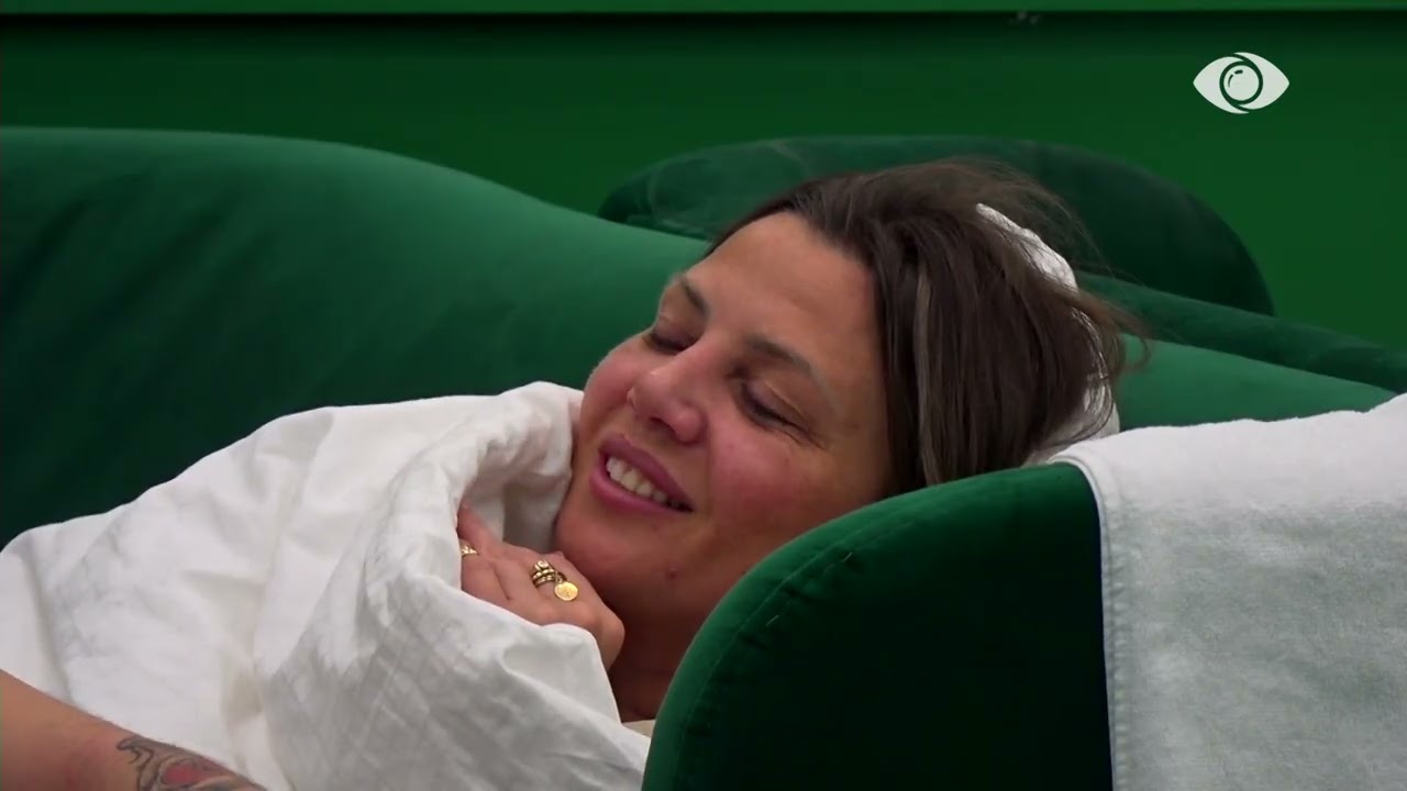 E kam pasur të vështirë t'ju kuptoja gjuhën/ Gjesti bisedon me Gertën