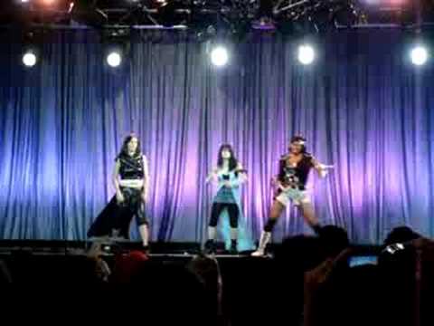 AnimeNEXT: Ent. # 18 - Girl Fight