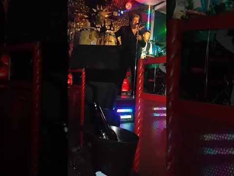 Sandro Gómez enganchados