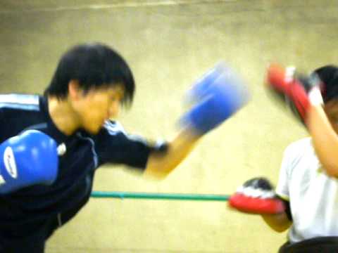 2011年4月2日、土曜日の練習　阿部ちゃんミット打ち1