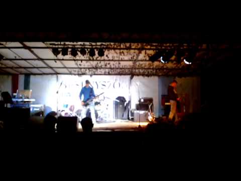 Alsóépület - Ez a világ (saját)