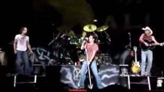 Gary Allan.. Drinkin Dark Whiskey.. Syracuse, NY