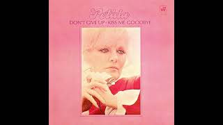 Petula Clark - This Girl's In Love With You