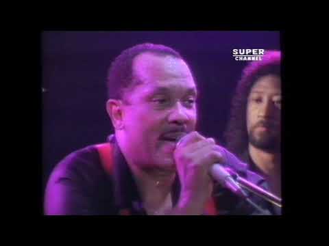 Roy Ayers - Running Away (Live) ft Zachary Breaux