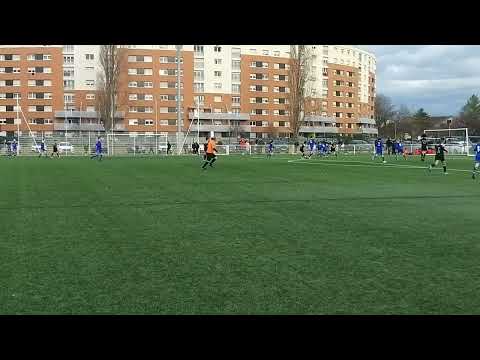 U13 FC ‏kronenbourg a battu Rc1-0 :Mohammed dribble deux joueurs et passe une passe décisive