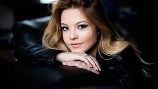 Stupid Cupid Mandy Moore with Lyrics🎵