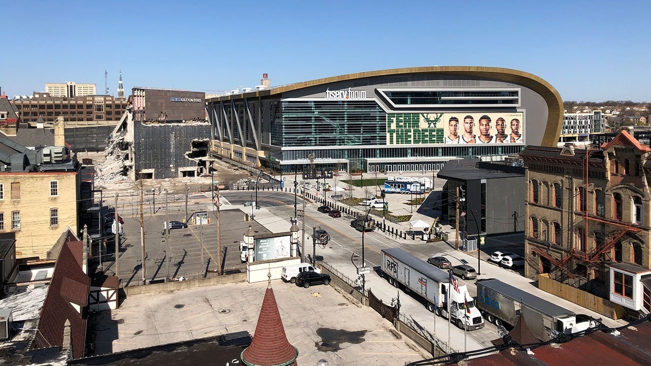 Live webcam view of Fiserv Forum & Deer District