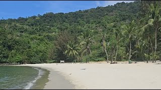 Live From A Secret Beach Near Da Nang!