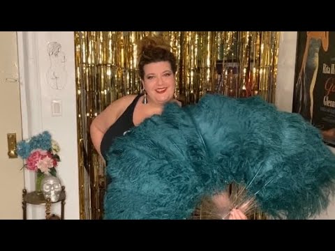 How To Hold Ostrich Feather Fans