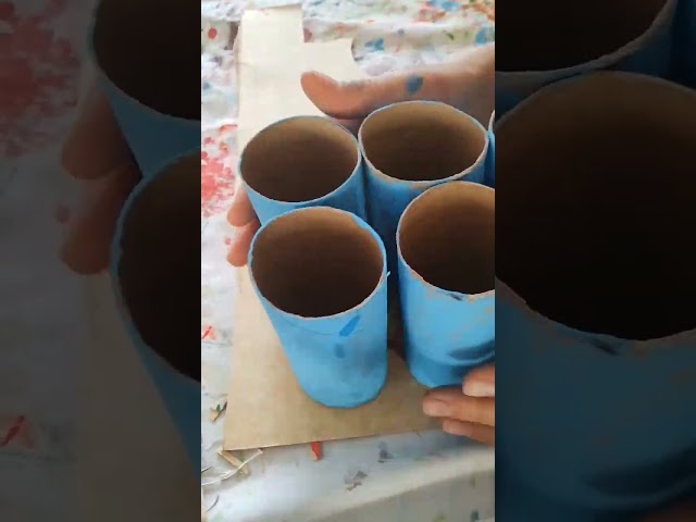 Vídeo relacionado con ZhuXIXILiang 2Pcs Titular De La Pluma De Huevo De Dinosaurio,Titular De La Pluma,Organizador de Escritorio,Estuche de Lápices,Caja para Guardar Brochas de Maquillaje,Adecuado para Escuelas y Ofici