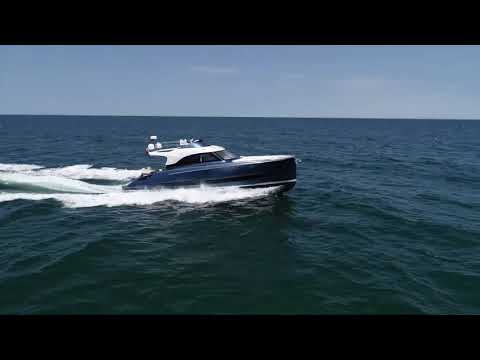 Solaris Power 48 FLYBRIDGE