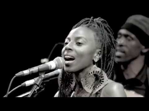 HOPE MASIKE - Todzungaira (Hondo) Live @Alliance Francaise de Harare