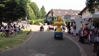 preview picture of video 'Course de voitures à pédales à Montigny le Bretonneux (championnat de France 2014)'
