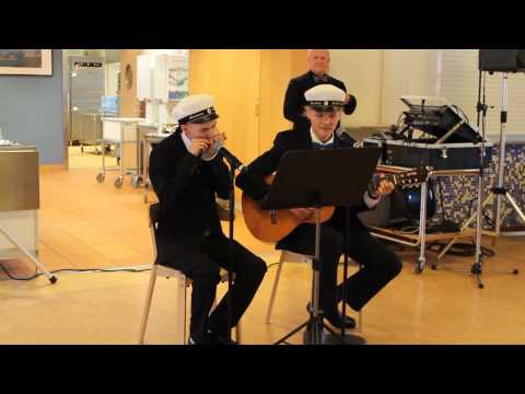 Kristinehamns Studentexamen 2014 - Hyllningslåt - Janne, Mange, Ulrika och Göte Hyllningslåt