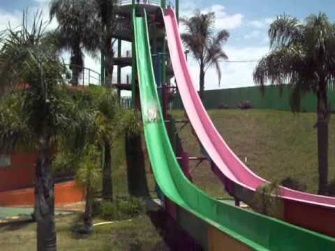 Tais no Tobogan do Aqua Parque 01 2012