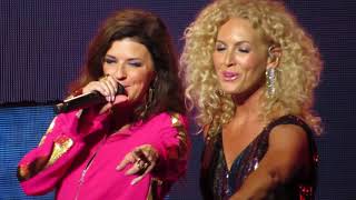 Little Big Town singing Pontoon in concert 7/21/18 at Xfinity Center MA