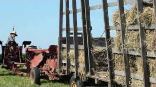 preview picture of video 'Bailing Hay in Woodsboro'