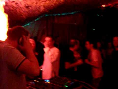 Scott Bond playing The Shaker - Mooncat (Piano Mix) at Bakers Reunion, Fri 16th Oct 2009 (Part 2)