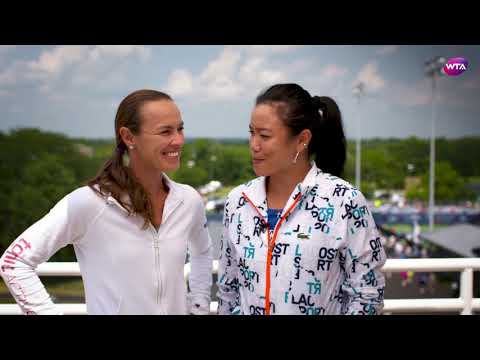 Теннис 2017 Porsche Race to Singapore Contender: Martina Hingis and Chan Yung-Jan