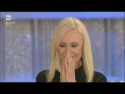 Carramba che Sorpresa - Raffaella Carrà - Giuseppe e l' incontro col fratello Pietro