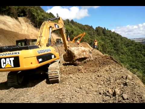 Manawatu gorge gets rocked by CAT 336L