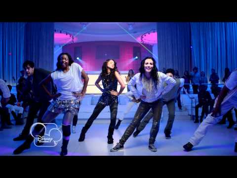 Zendaya et Bella Thorne - Something to Dance For / TTYLXOX (Clip Extrait) - Exclu Disney Channel