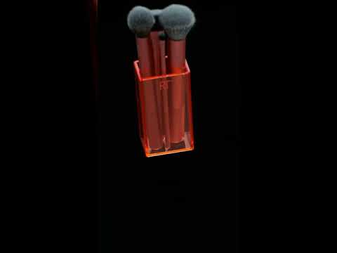 "Real Techniques" nepriekaištingo makiažo šepetėlių rinkinys, 4 dalys video