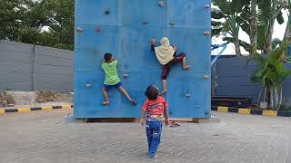 Download lagu Aksi Panjat Tebing Versi Anak Ngawur mp3