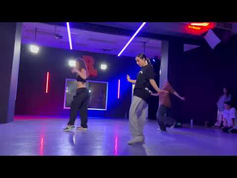 Flyo x Stella Santana x Jesse James Solomon - In The Mood | Bestreet | Miry Rubinov