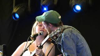 Trevor Moss and Hannah-Lou: Feel At Ease (Truck Festival 2011)