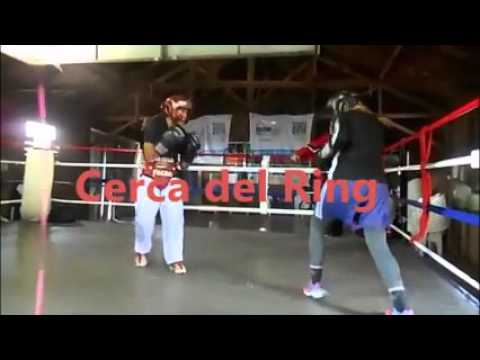 Guanteo de Vanesa Taborda con Leonela Sánchez - Cerca del Ring