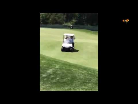 Här trotsar president Donald Trump golfreglerna