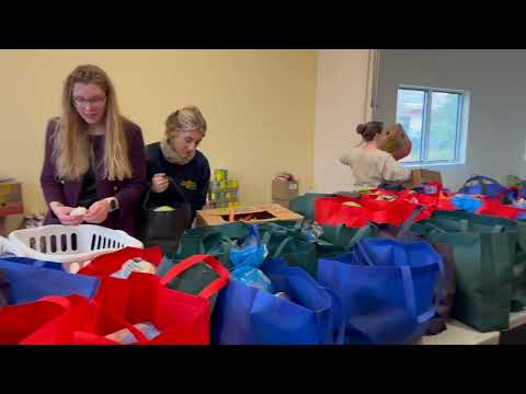 Thanksgiving Food Packing