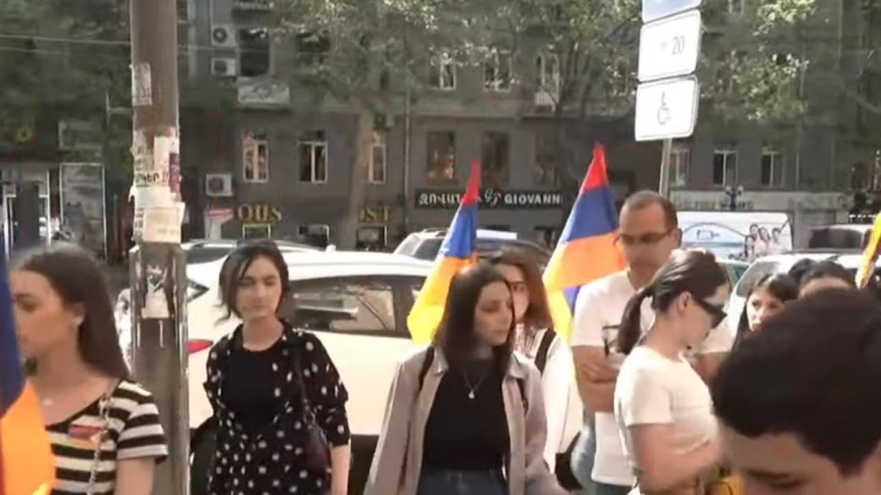 Երիտասարդներն իրազեկման ակցիա են իրականացնում Երեւանում․ ուղիղ