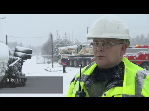 Näin toimitaan raskaan kaluston onnettomuuspaikalla (ADR), ammattilaiset kertovat