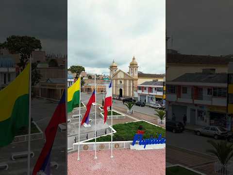 📍Pupiales, Iglesia Matriz San Juan Bautista y Parque Simón Bolívar.#Pupiales #Nariño #Colombia