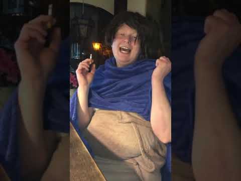 Mongo tv reporter Bitten rent  mundbind