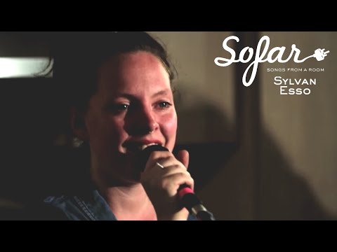 Sylvan Esso - Play It Right | Sofar London
Sylvan Esso - Play It Right | Sofar London